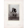 1900 (circa) - photo d'un coureur cycliste sur sa machine (Paris)