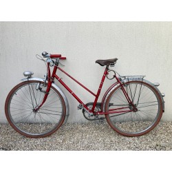 1950 - Vélo à suspension OFAA (Omnium Franco Anglo Américain) modèle dame - C214