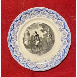 Assiette parlante - 12 - Le vélocipède - Opaque de Sarreguemines