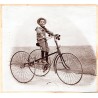 1890 (circa) - Photo d'un enfant sur un tricycle (Securitas?)