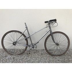 1941 (circa) - vélo à cadre...