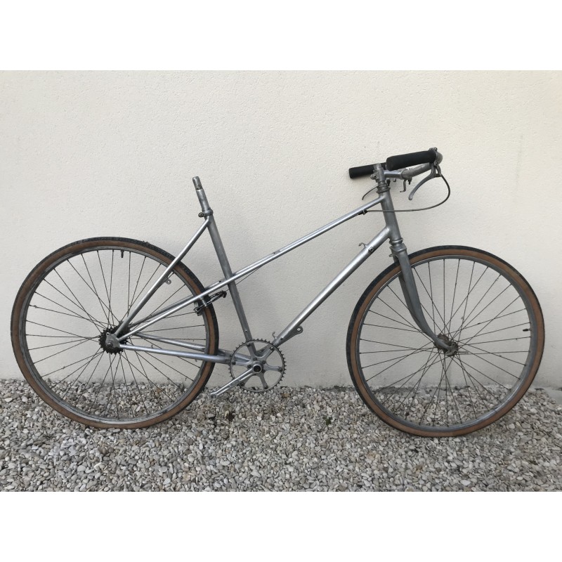 1941 (circa) - vélo à cadre mixte "Nicola Barra" (Saint-Ouen) - C097
