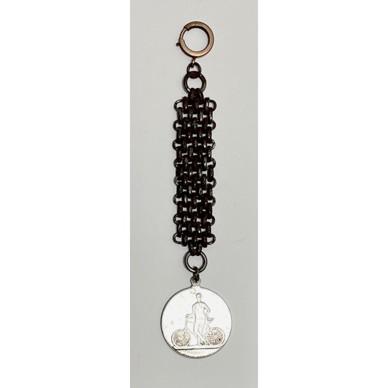 Chatelaine "vélocipédique"